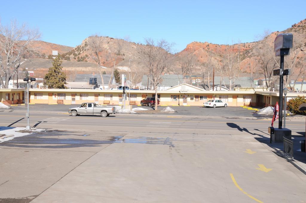 Rainbow Motel ザーモポリス エクステリア 写真